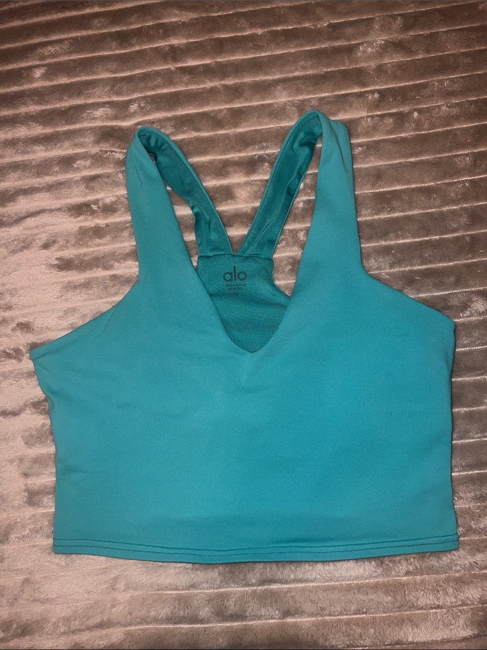 Alo crop tank top. Medium